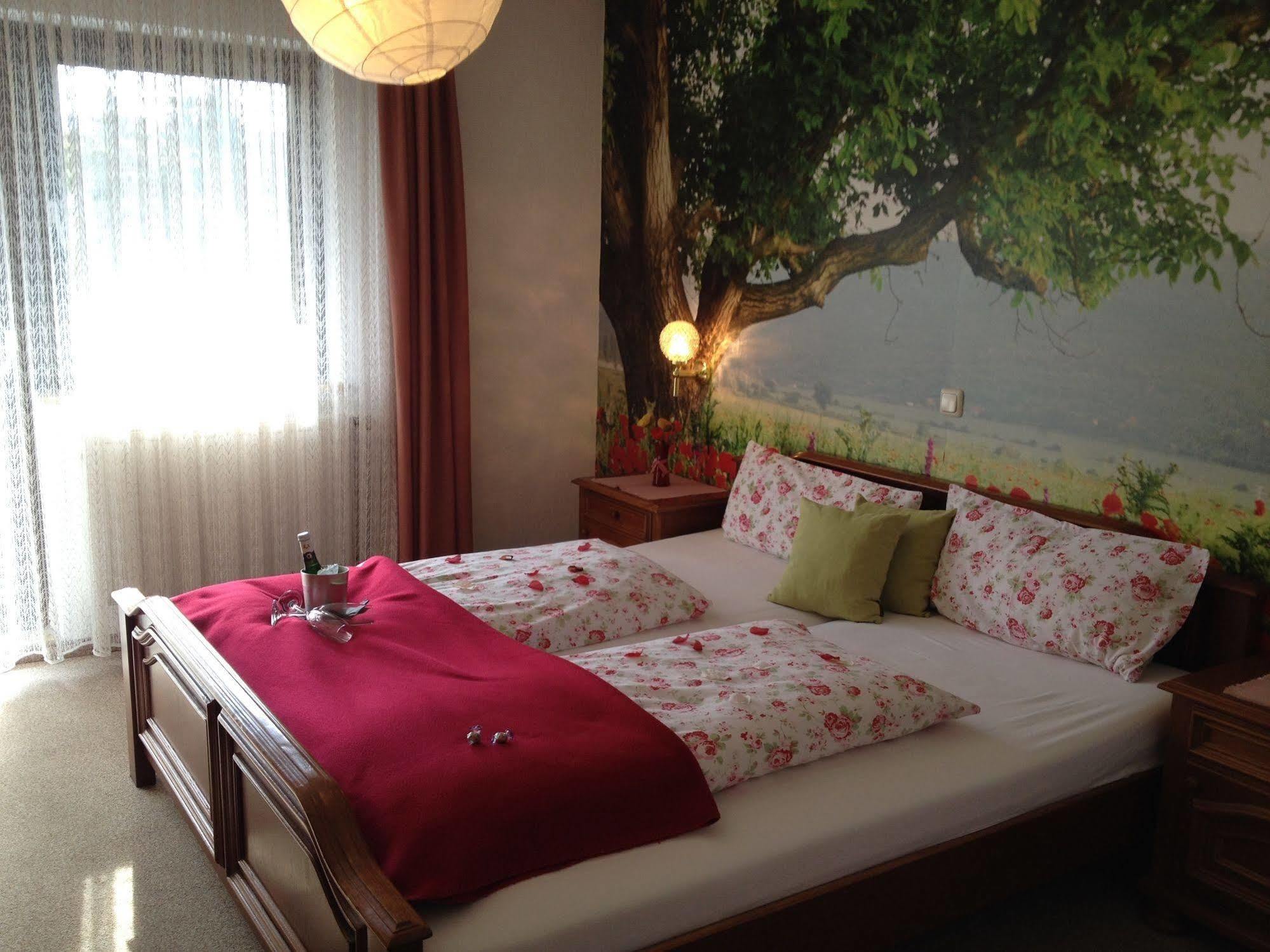 Antjes Schmankerlhotel Und Restaurant Tröstau Zewnętrze zdjęcie